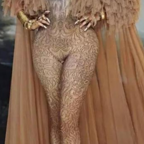 Lion pattern print Cloak jumpsuit. - Picture 4 of 5